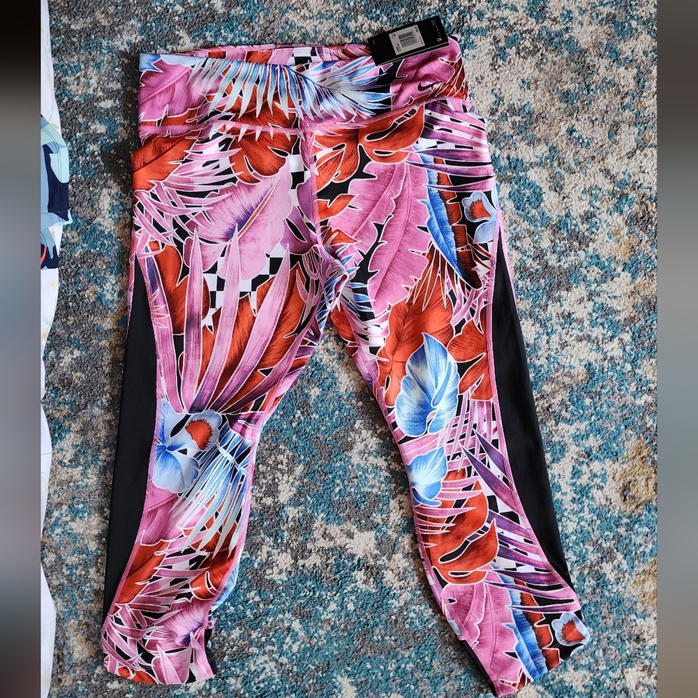 Nike Red and Pink Artistic Leggings - Picture 10 of 11